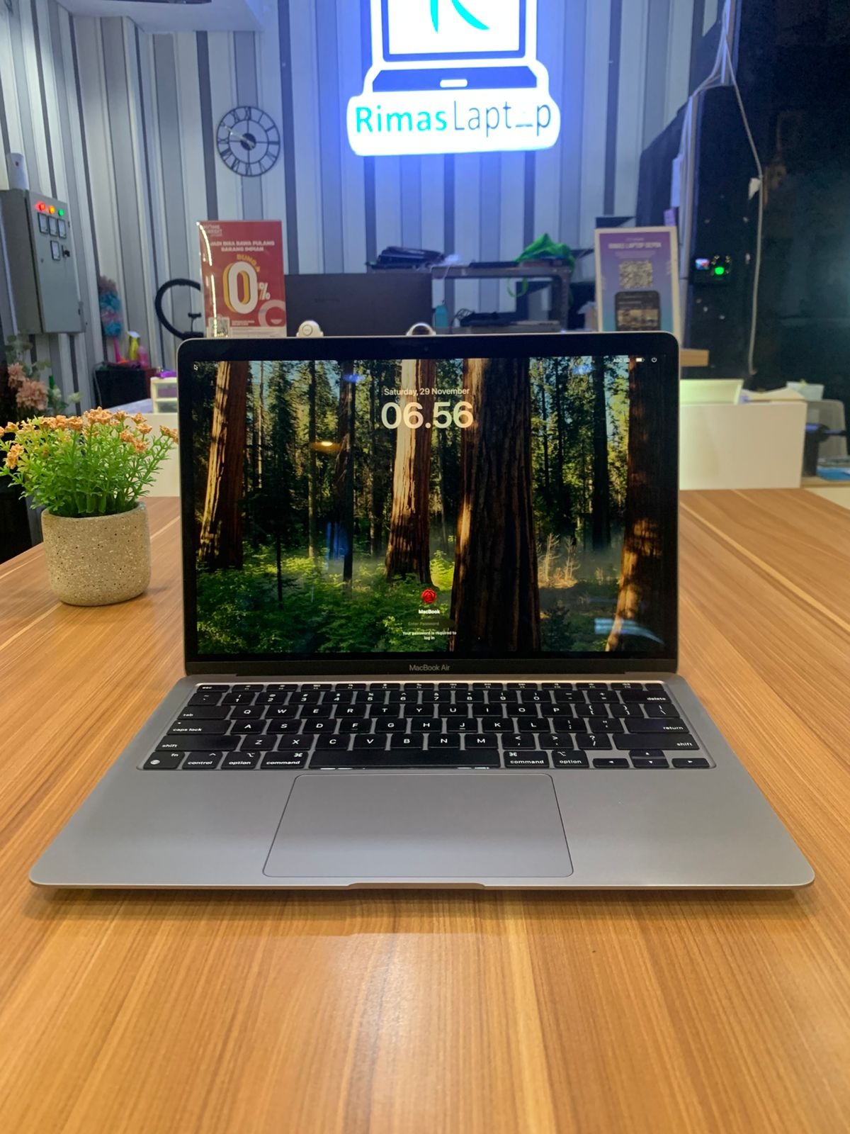 MacBook Air 2019 (Silver) RAM 8/128GB M1 SECOND | DEPOK