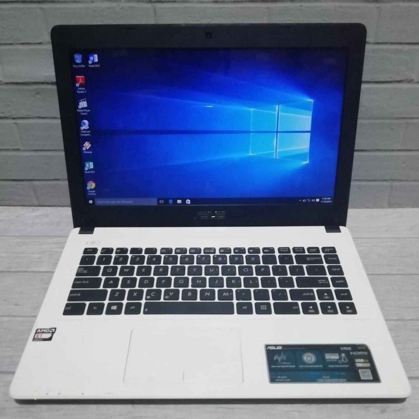 ASUS X452E PROSESOR E1 RAM 2 GB HDD 500 GB (TUKTAM PUDJI) AMD Radeon E1-2500 1.40Ghz 14inc | BINTARO