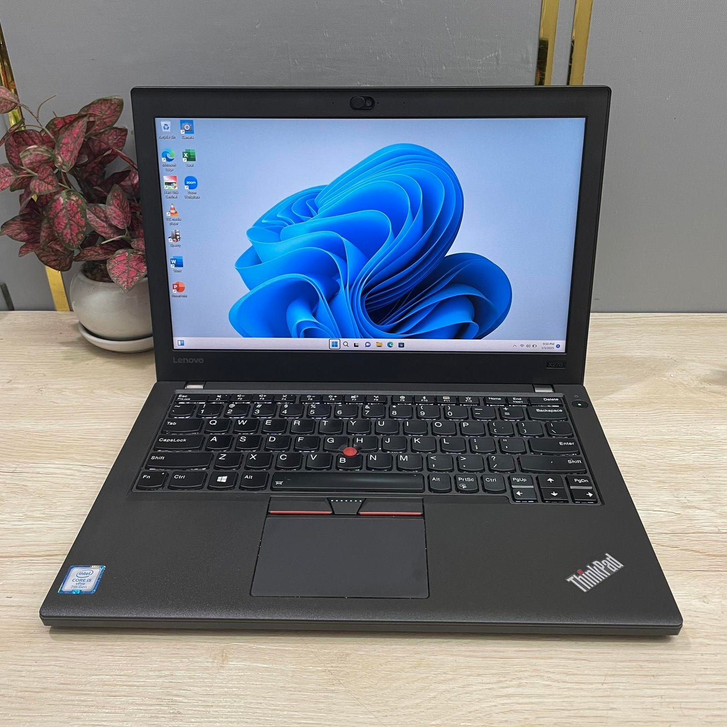 LENOVO X270 CORE I3 GEN 7 RAM 8/128 GB SSD 2.7 Ghz 12.5inch | BINTARO