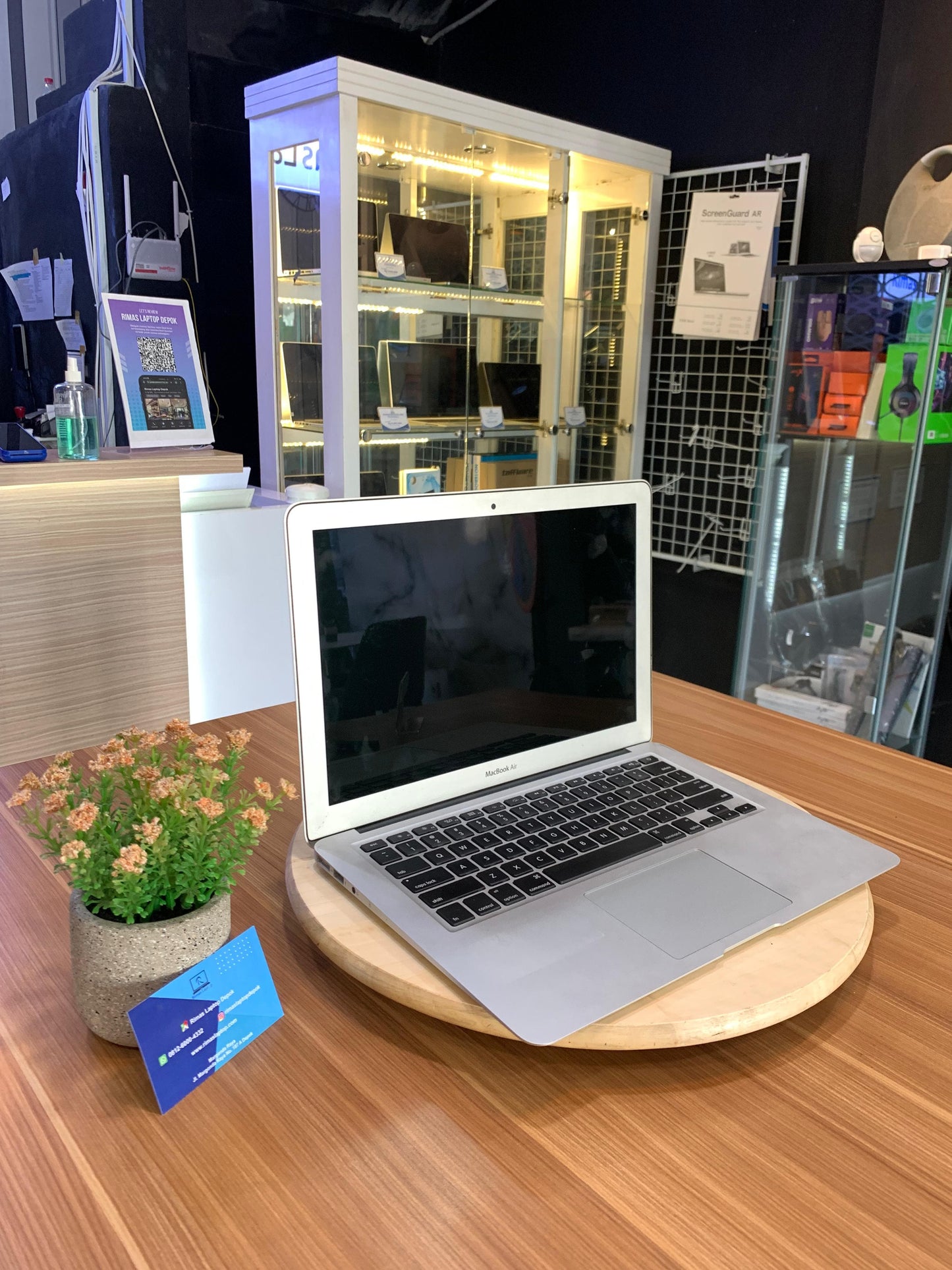 MACBOOK AIR 2015 8/128 LIKE NEW