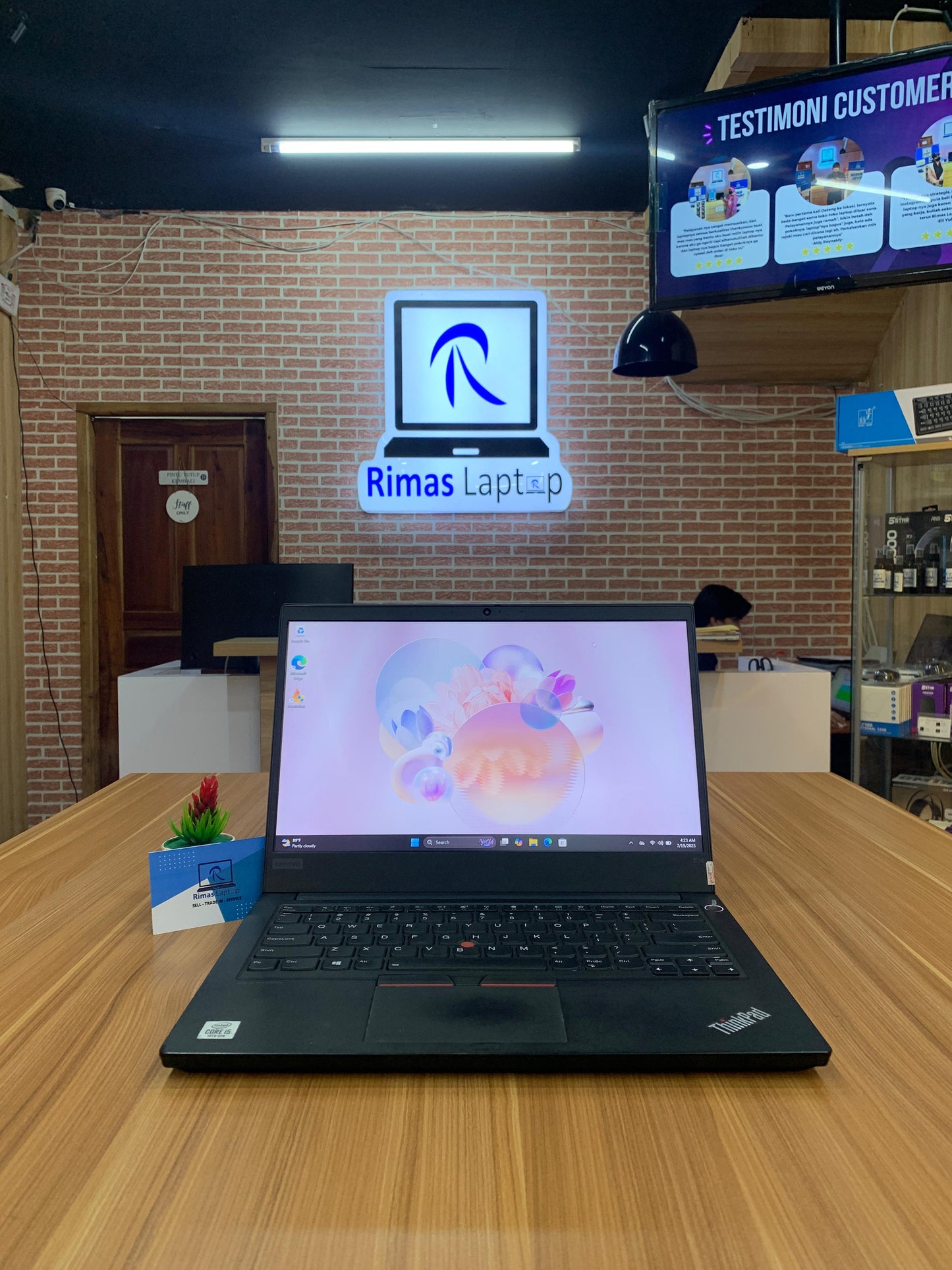 LENOVO THINKPAD 8/256 SECOND