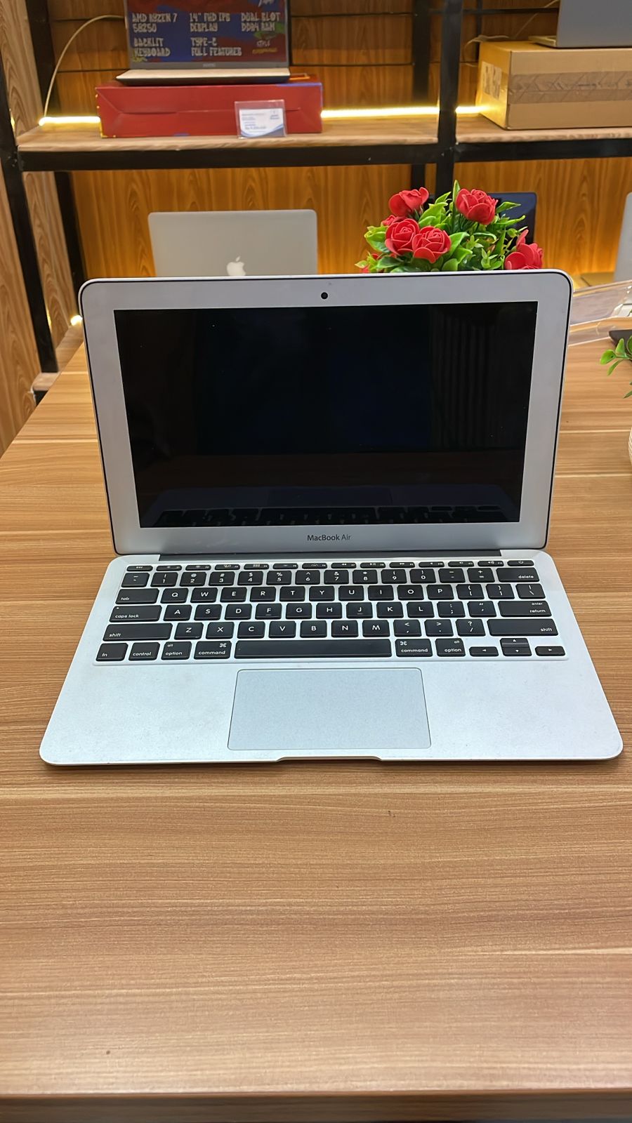 MACBOOK AIR 2011 RAM 4 SSD128 | HARAPAN INDAH