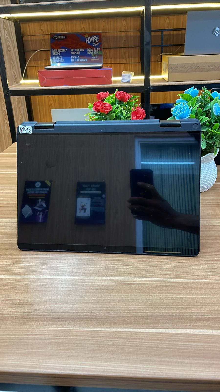 Lenovo Yoga 11e Core I5 gen 8 RAM 8GB/SSD 256GB (29 Okt) | HARAPAN INDAH