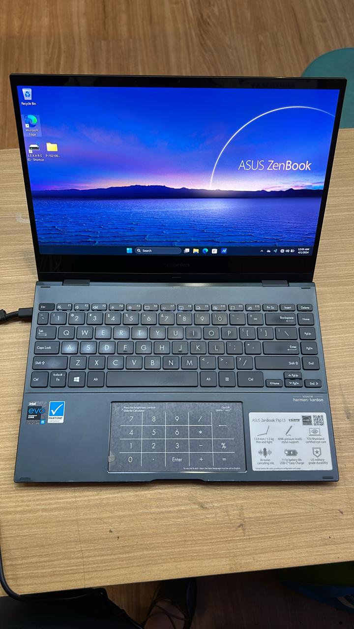 Asus Zenbook Flip 13 | LG GALAXY