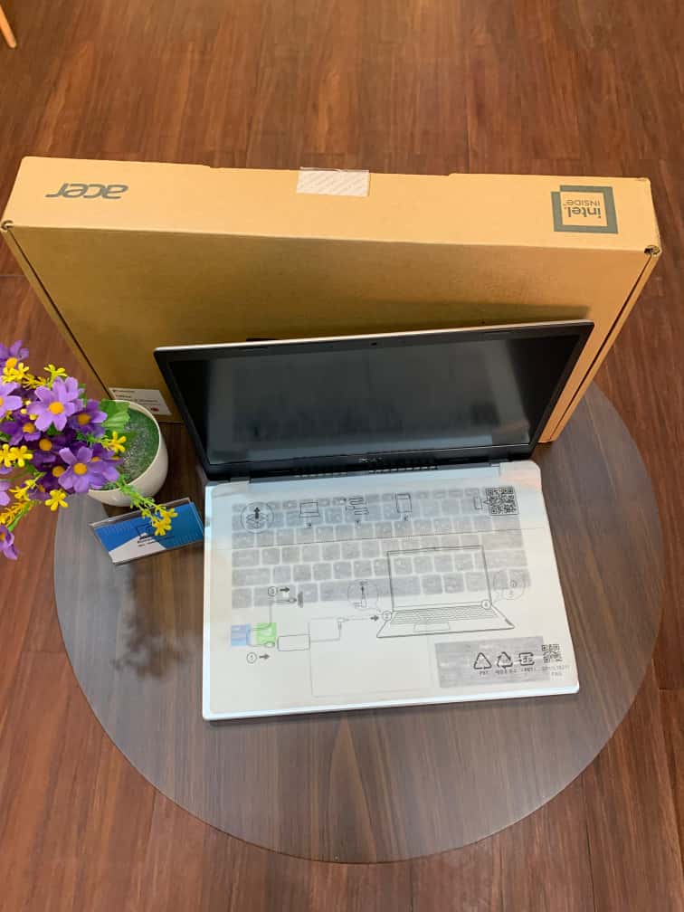 ACER ASPIRE 3 8/512 NEW