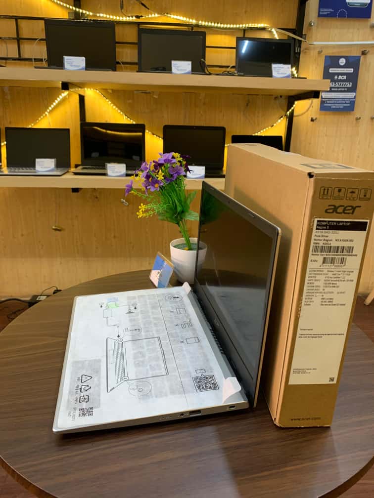 ACER ASPIRE 3 8/512 NEW