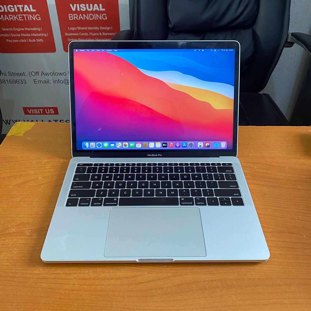 MACBOOK PRO 2017 NON TOUCHBAR I7 16/256 GB 13 Inch | BEKASI