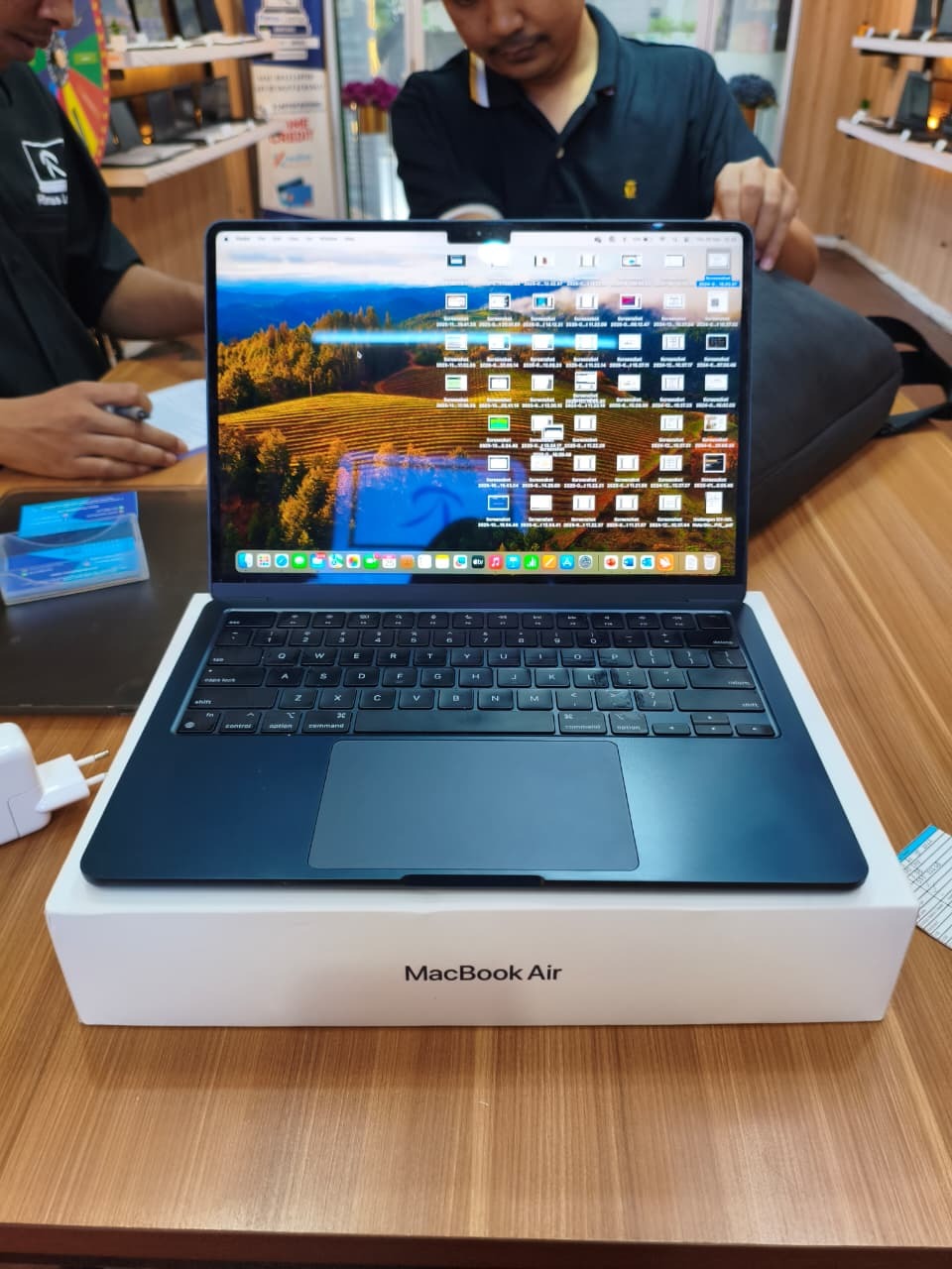 Macbook M2 Air 2022 13 M2 8/256GB | Bintaro