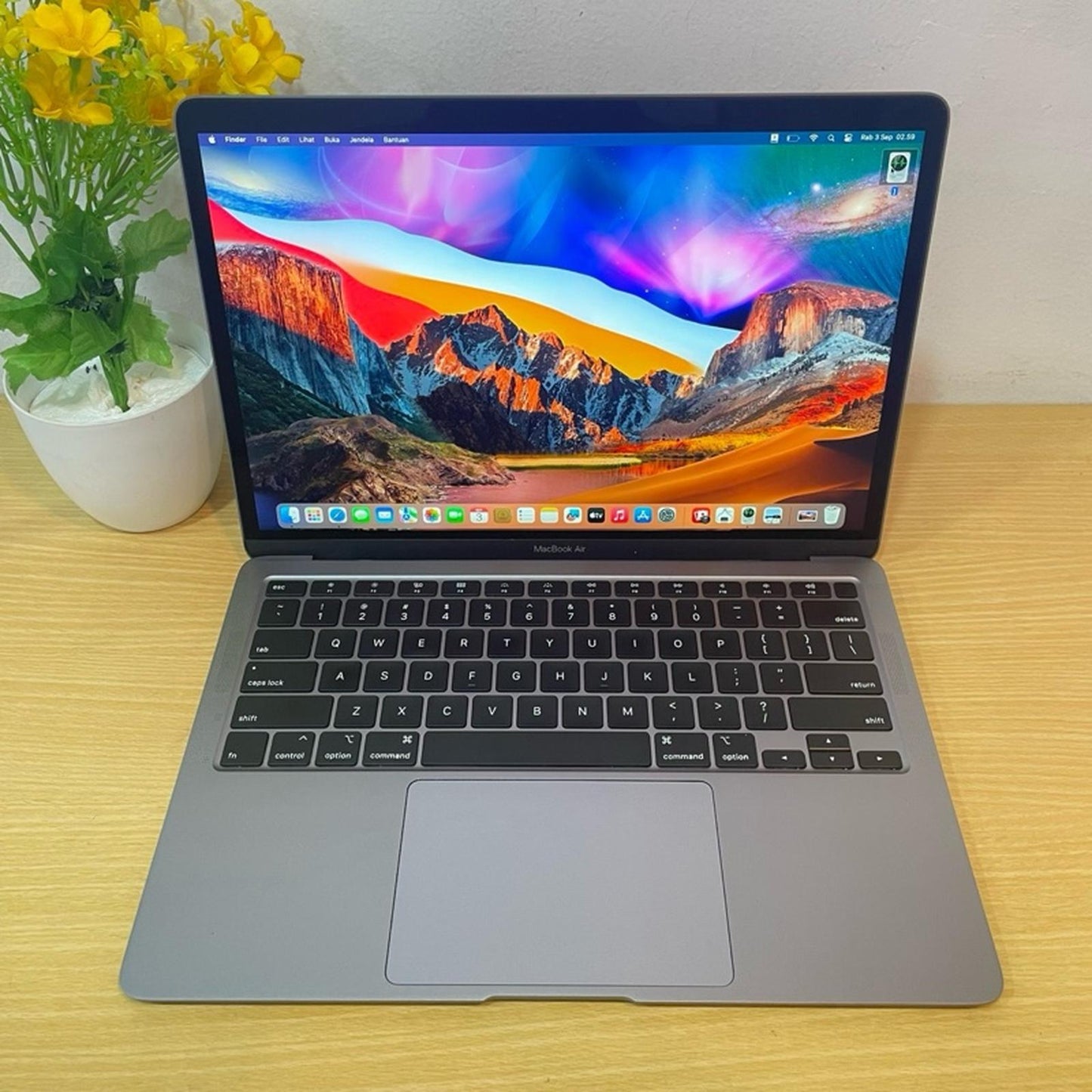 Macbook air 2020 i3 RAM 8 / 128 GB SSD | BEKASI