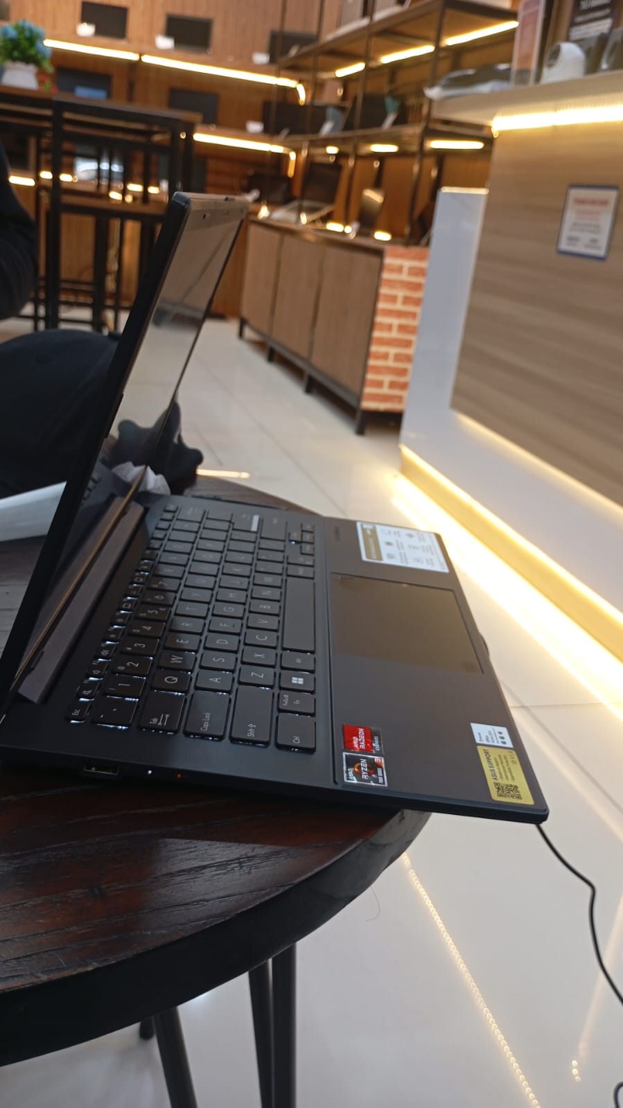 ASUS VIOBOOK GO E14 RYZEN 3 8/512 | HARAPAN INDAH