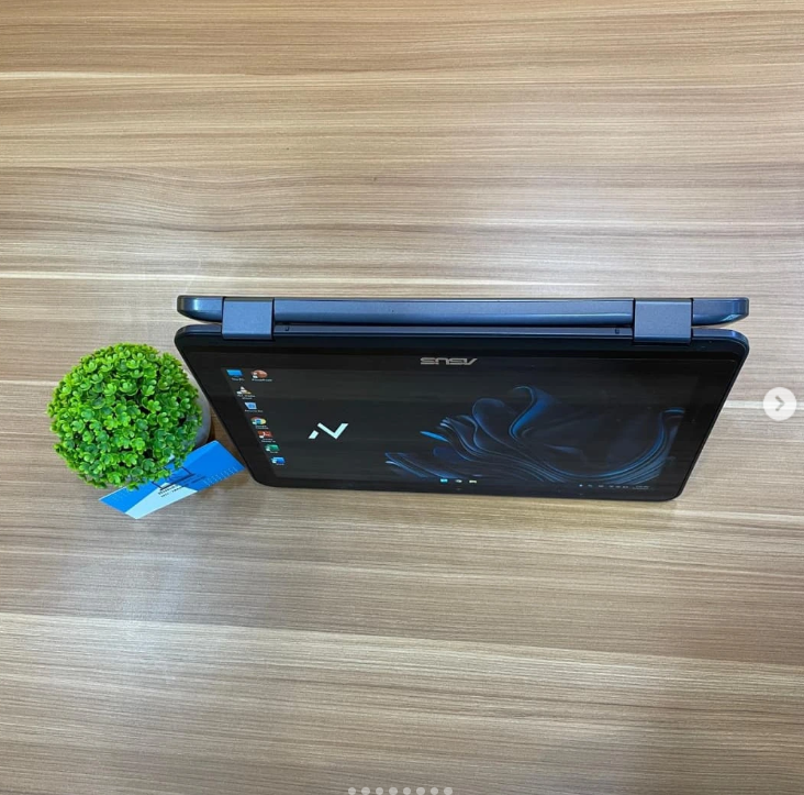 Lenovo Thinkpad Yoga 11e Ram 4GB SSD 128GB m3 7th | Intel Core M3-7Y30 - 11 inch | WEBCAM, TYPE C, USB, AUDIOJACK, TOMBOL POWER, PORT CHARGING, LAN, HDMI, USB, SD CARD, FLIP 360, TOUCHSCREEN