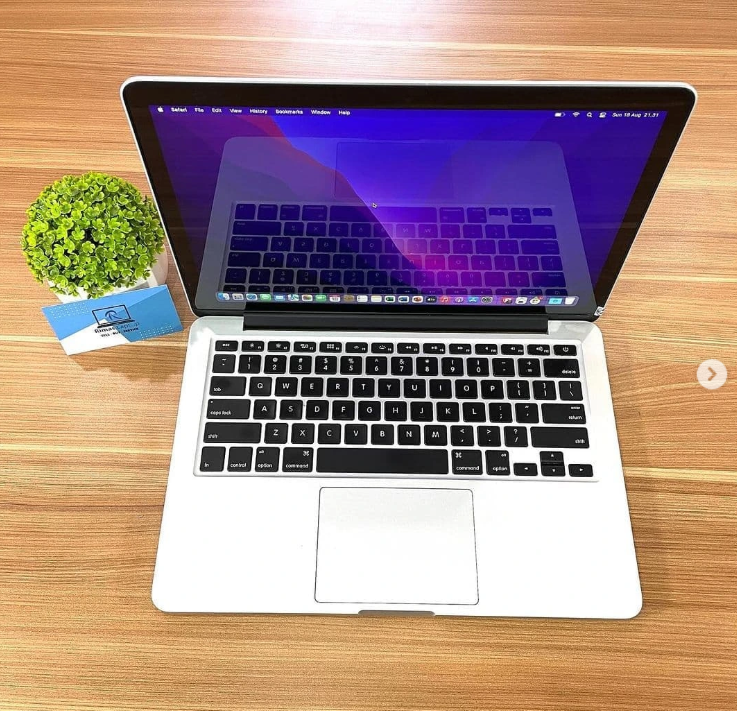 MACBOOK PRO RETINA 13 INCH THN 2015 CI5 RAM 8GB SSD 256GB 2.7Ghz | HARAPAN INDAH