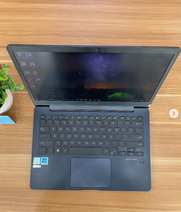Asus NOTEBOOK 13 Ux331U Core i5 8/256 SLIM
