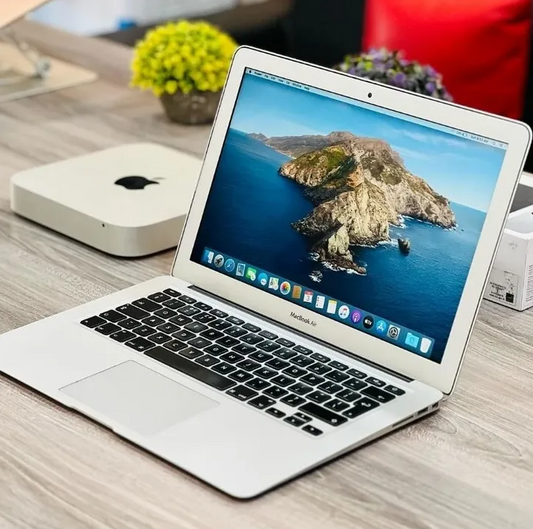 Macbook Air 2017 13inch Processor Core i5 Ram 8Gb 256GB | KELAPA GADING