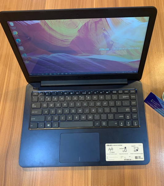 ASUS VIVOBOOK E14 RADEON R2 HDD 4/1TB 1.5GHz WINDOWS 11 14 INCH 1366 × 768 HD | TANDUR