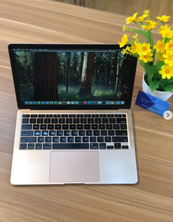 MACBOOK AIR 2020 I3 RAM 8 / SSD 256 GB 13 Inch | KOTA WISATA