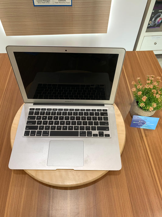 MACBOOK AIR 2015 8/128 LIKE NEW
