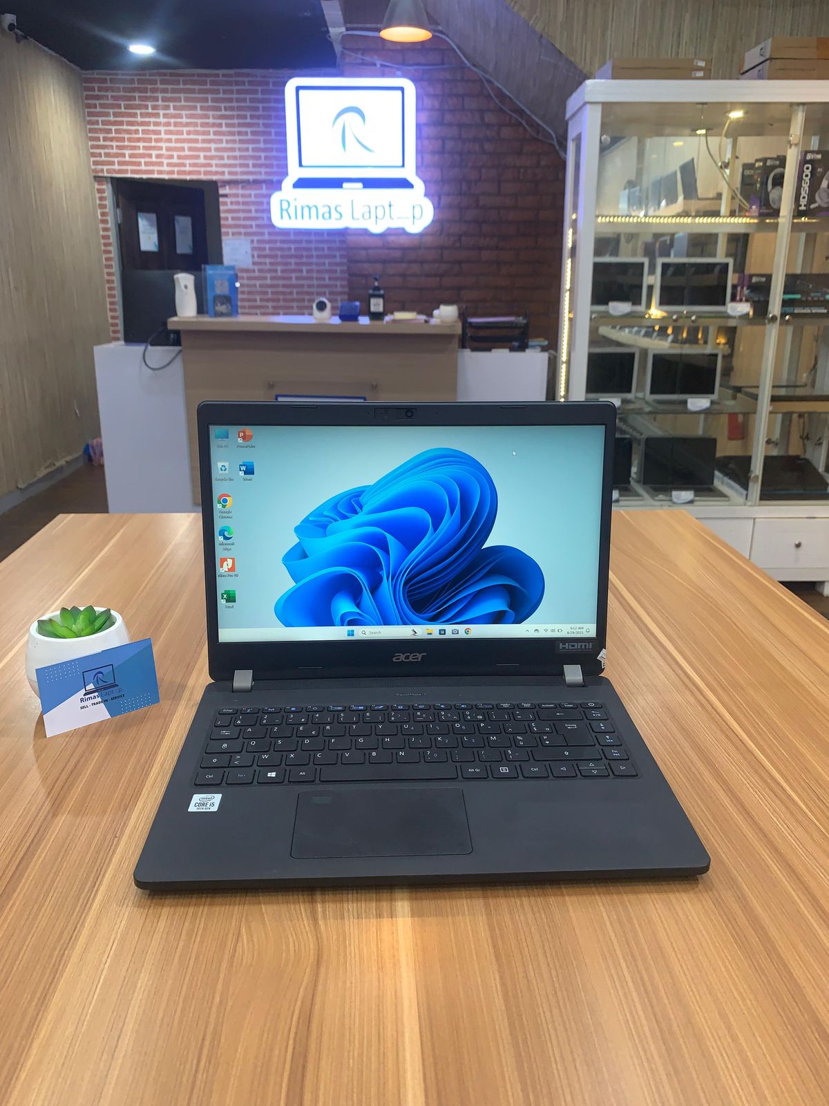 ACER TRAVELMATE 8/256 second