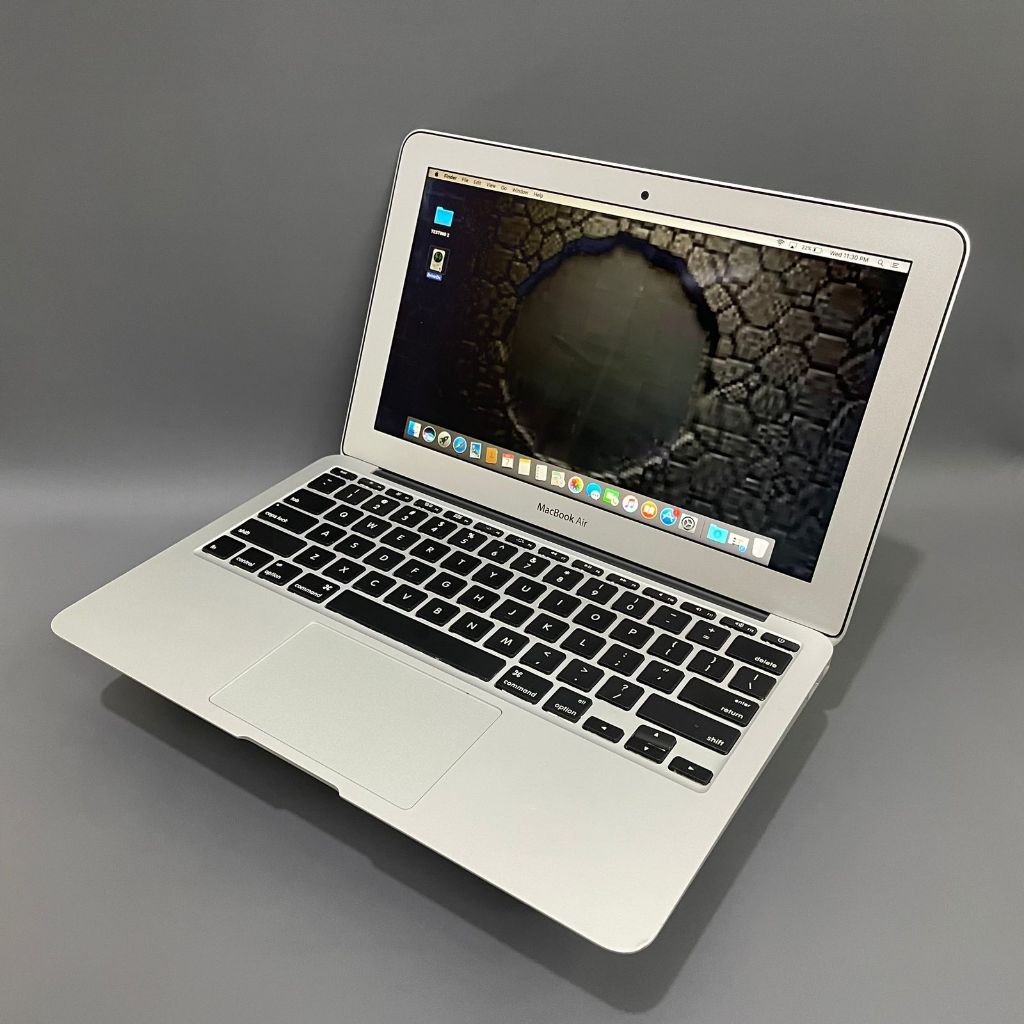MACBOOK AIR 2013 CORE I5 RAM 4 GB / SSD 128 GB | Depok